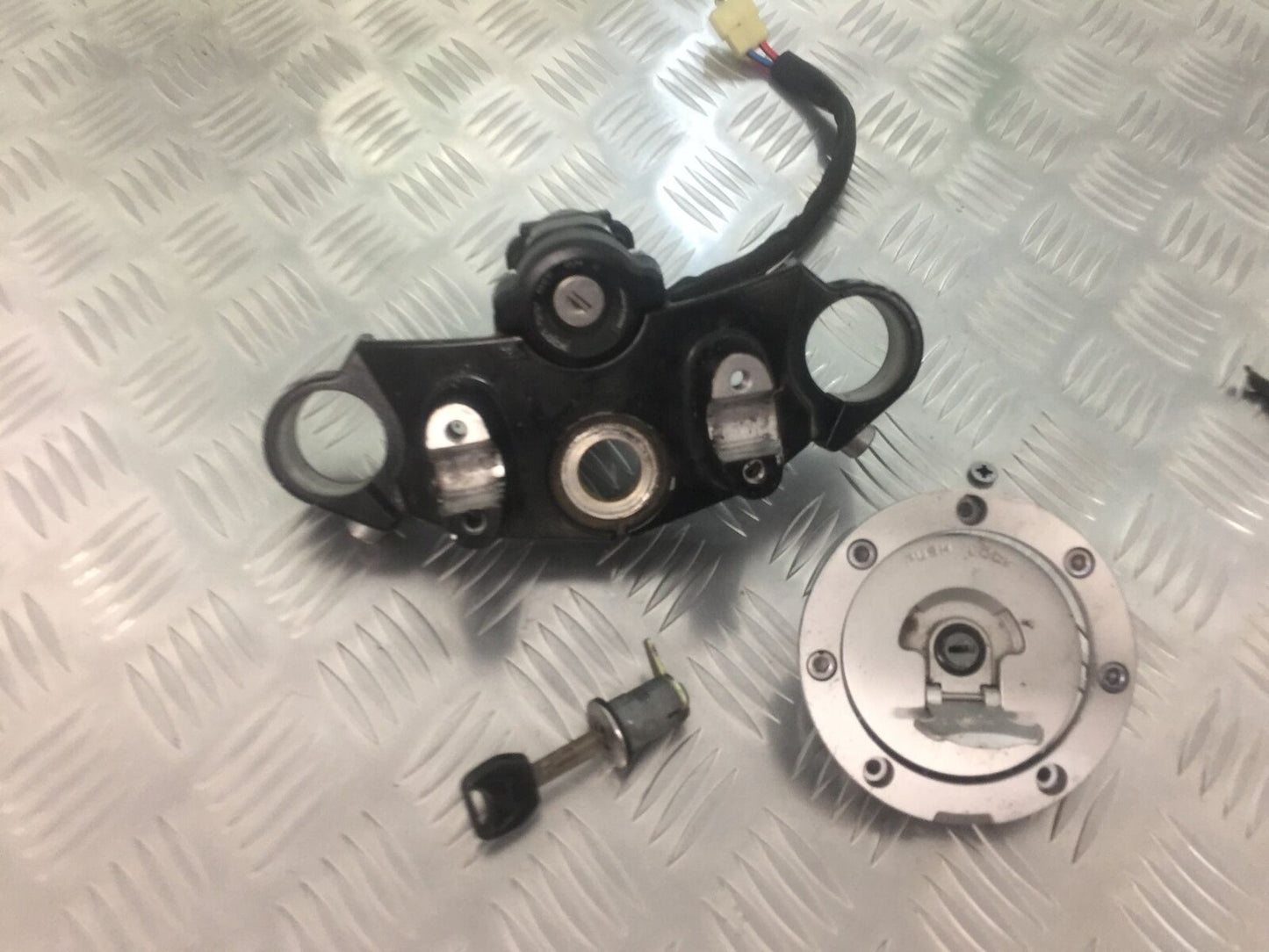 HONDA CBF500 CBF 500 LOCKS AND KEY  YEAR 2004-08 (STOCK 917)