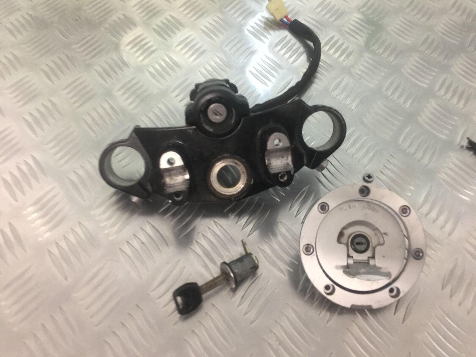 HONDA CBF500 CBF 500 LOCKS AND KEY  YEAR 2004-08 (STOCK 917)