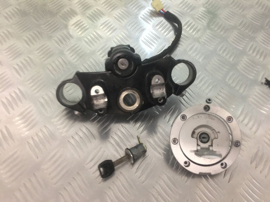 HONDA CBF500 CBF 500 LOCKS AND KEY  YEAR 2004-08 (STOCK 917)