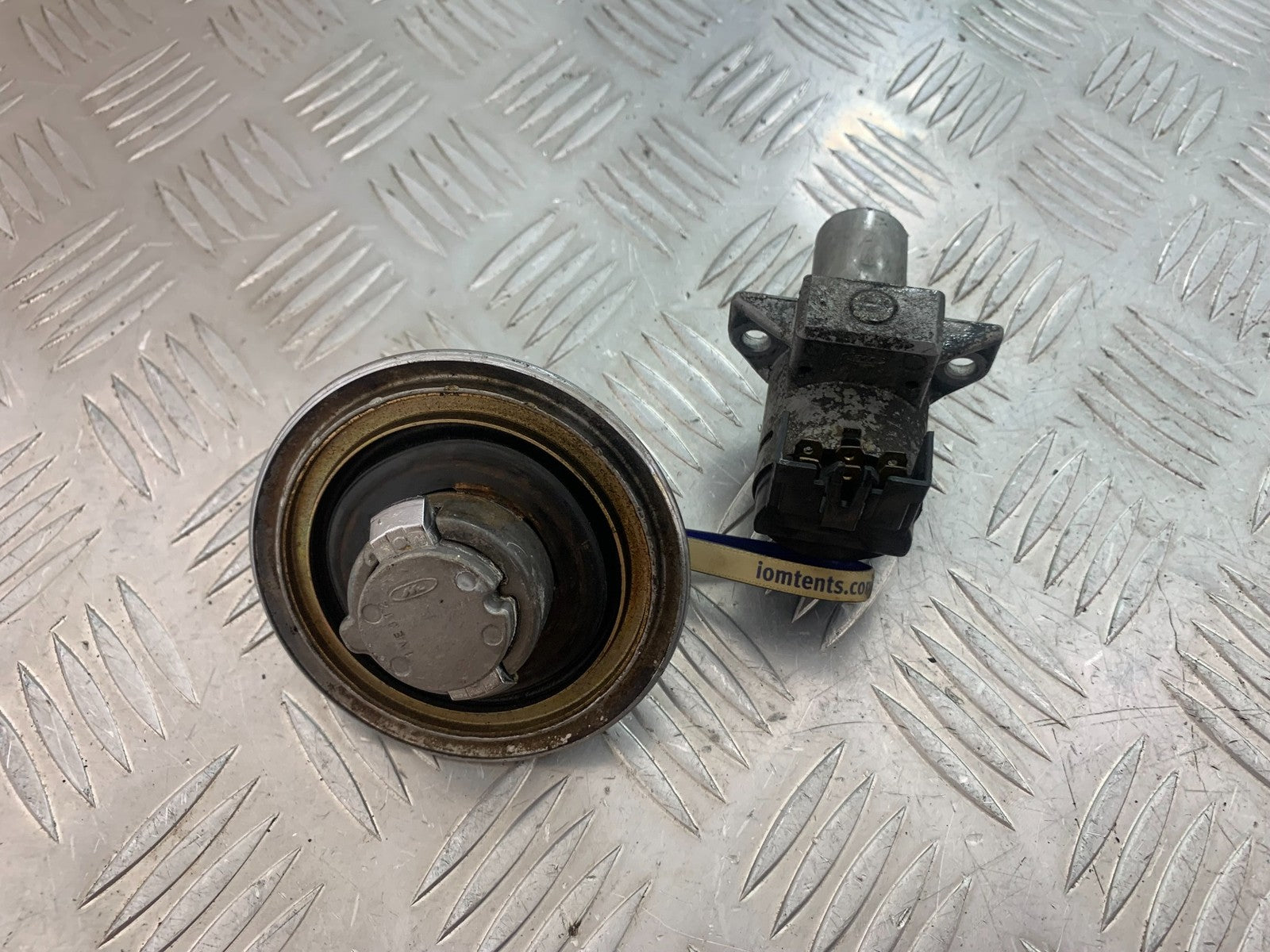 HONDA GL500 GL 500 SILVERWING IGNITION PETROL CAP & KEY   YEAR 1981-82 (CMB1168)
