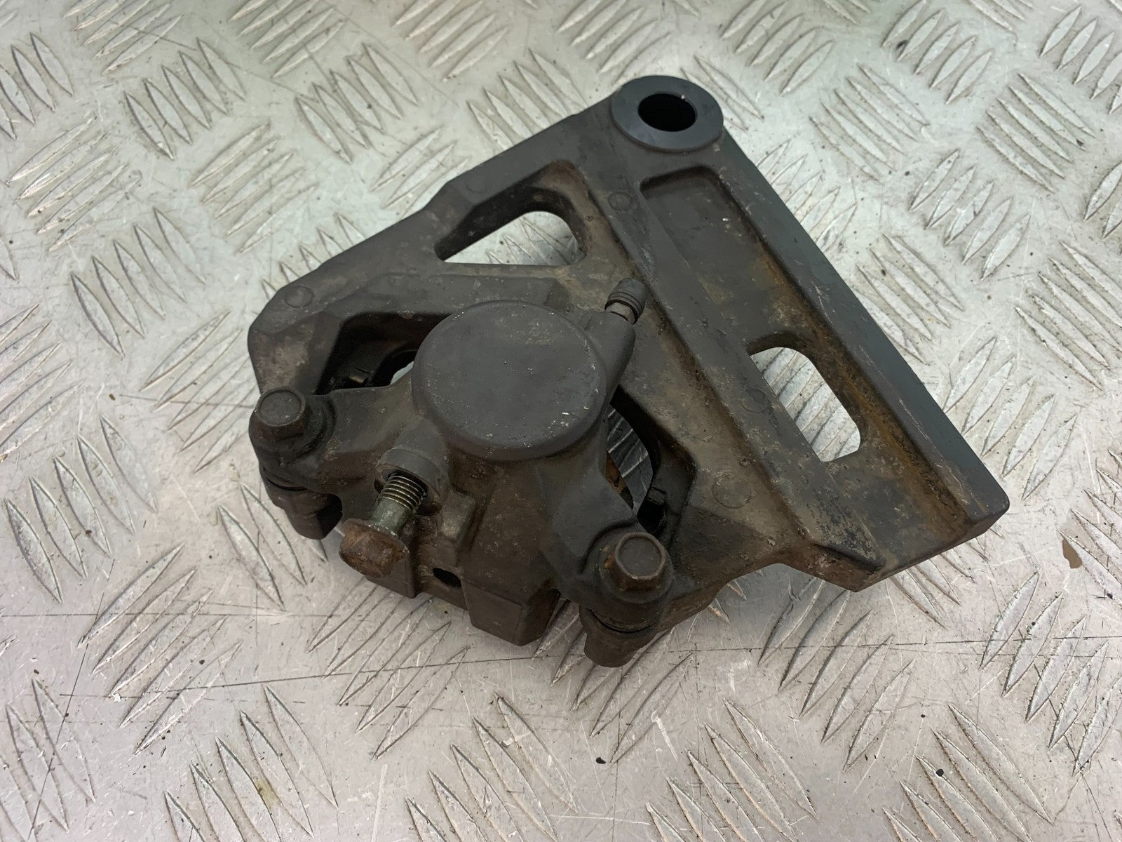 YAMAHA XVS 1300 MIDNIGHT STAR REAR BRAKE CALIPER   YEAR 2007-16 (CMB1200)