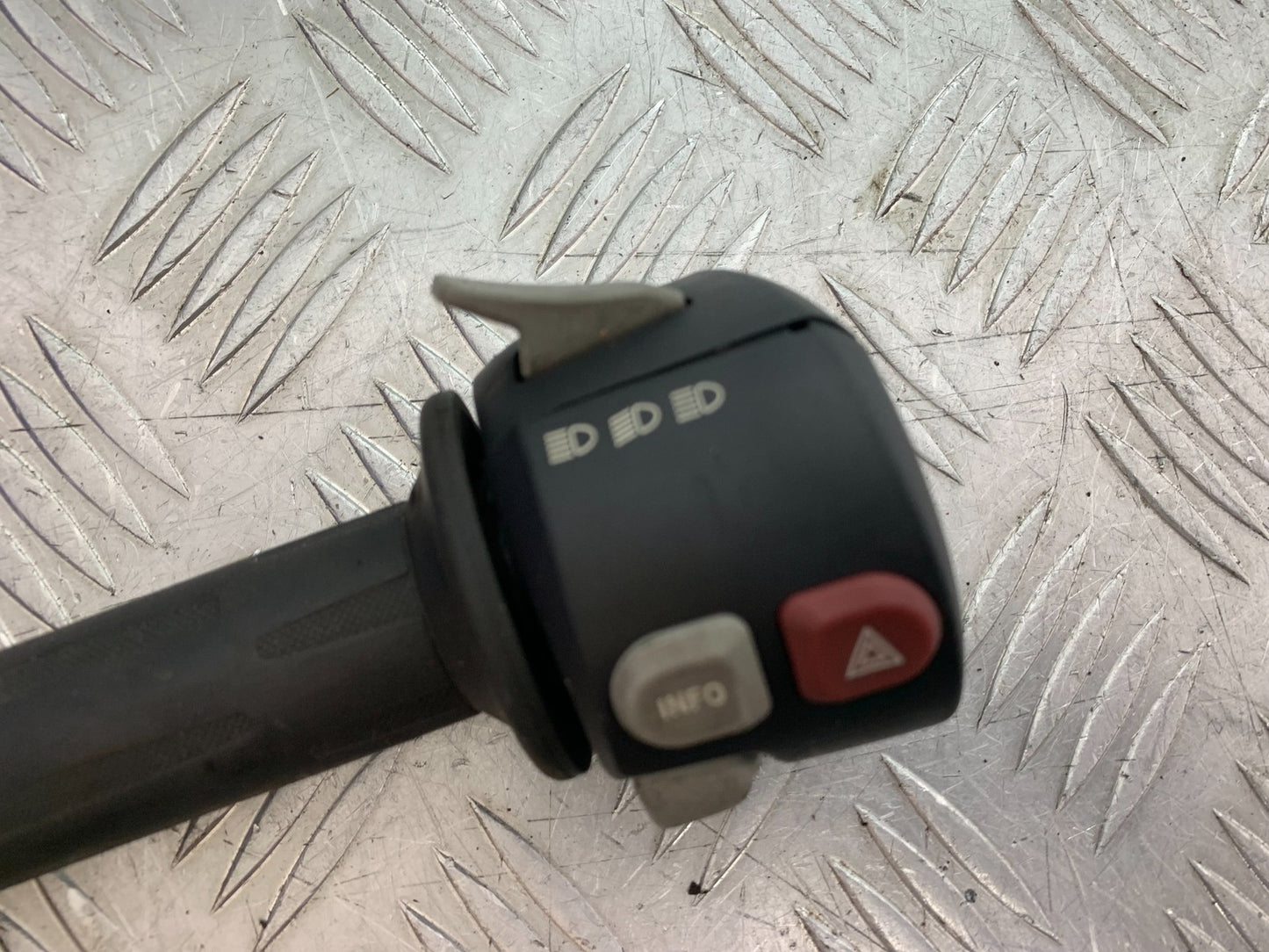 BMW F800 GT LEFT SWITCH GEAR   YEAR 2013-2017 (CMB1248)