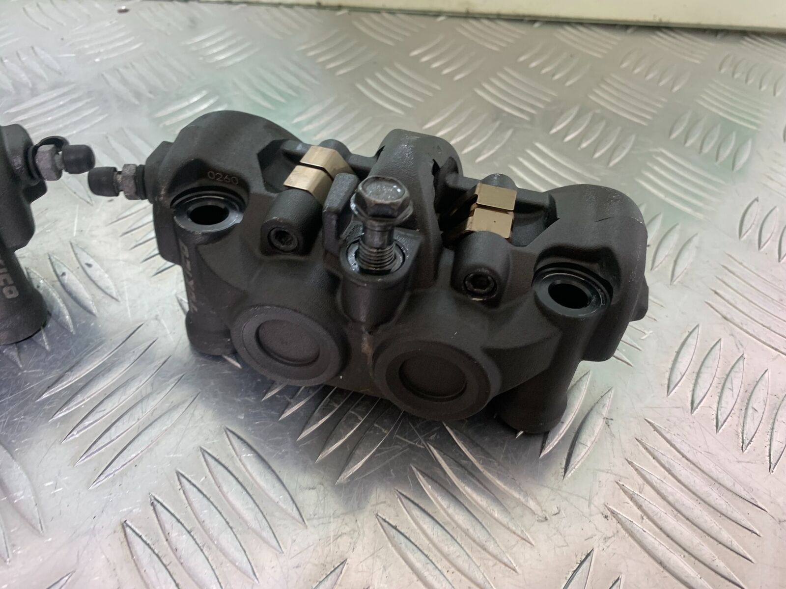 KAWASAKI Z1000 Z 1000 SX FRONT BRAKE CALIPERS  YEAR 2011-13 (CMB1000)