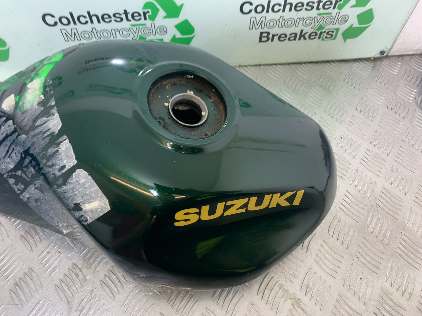 SUZUKI GSF1200  GSF 1200 BANDIT PETROL TANK   YEAR 1997-2000 (CMB1149)