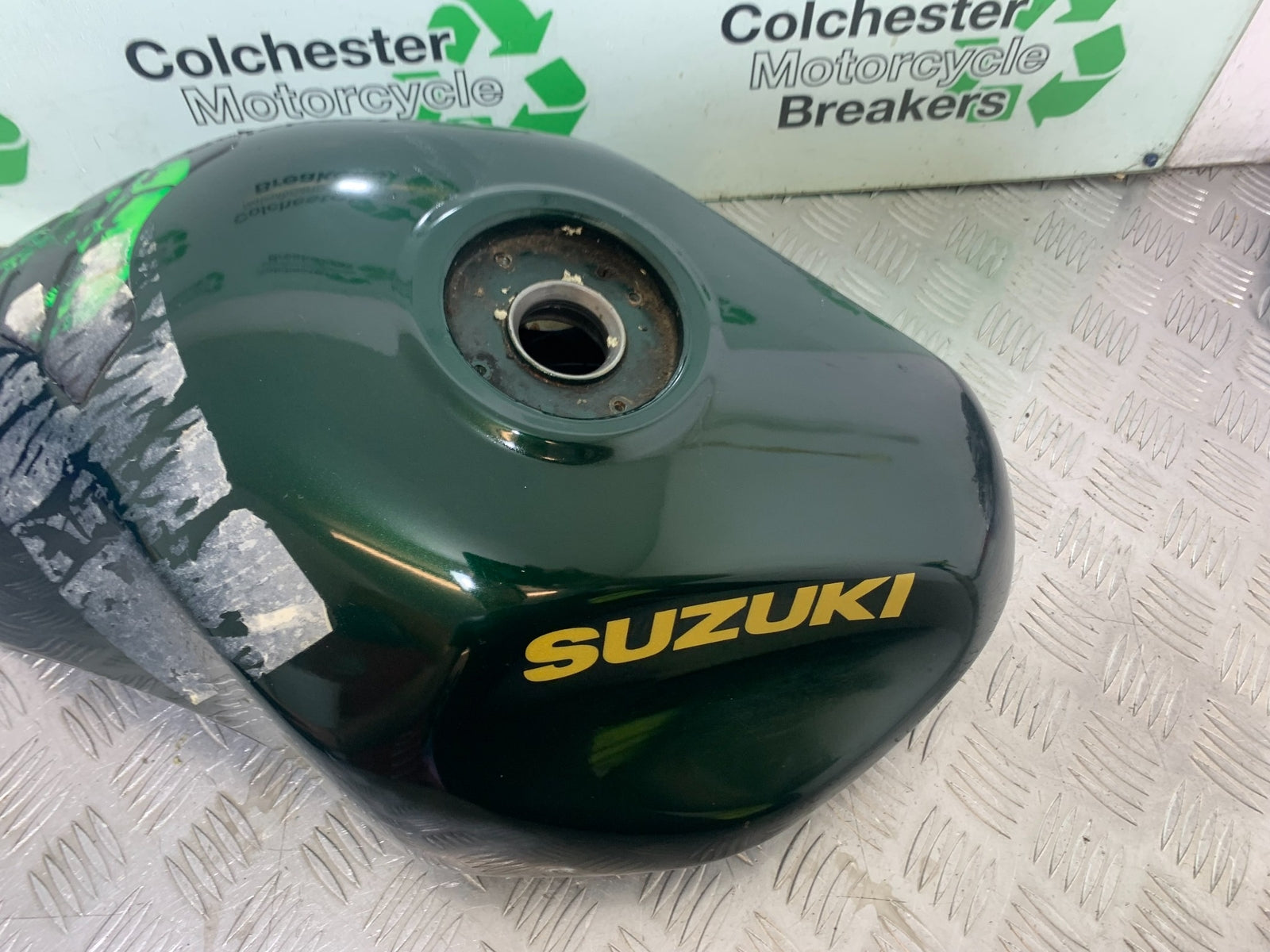 SUZUKI GSF1200  GSF 1200 BANDIT PETROL TANK   YEAR 1997-2000 (CMB1149)