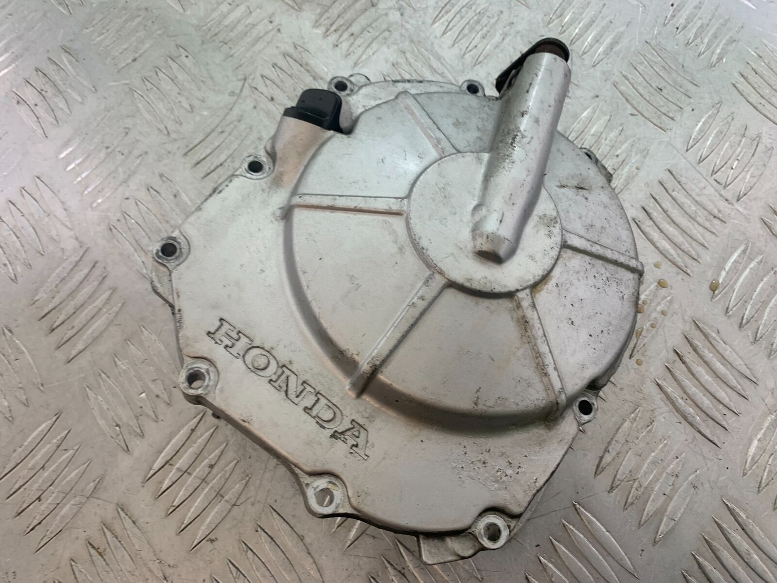 HONDA CB600 CB 600 HORNET CLUTCH COVER  YEAR 2000 (STOCK 731)