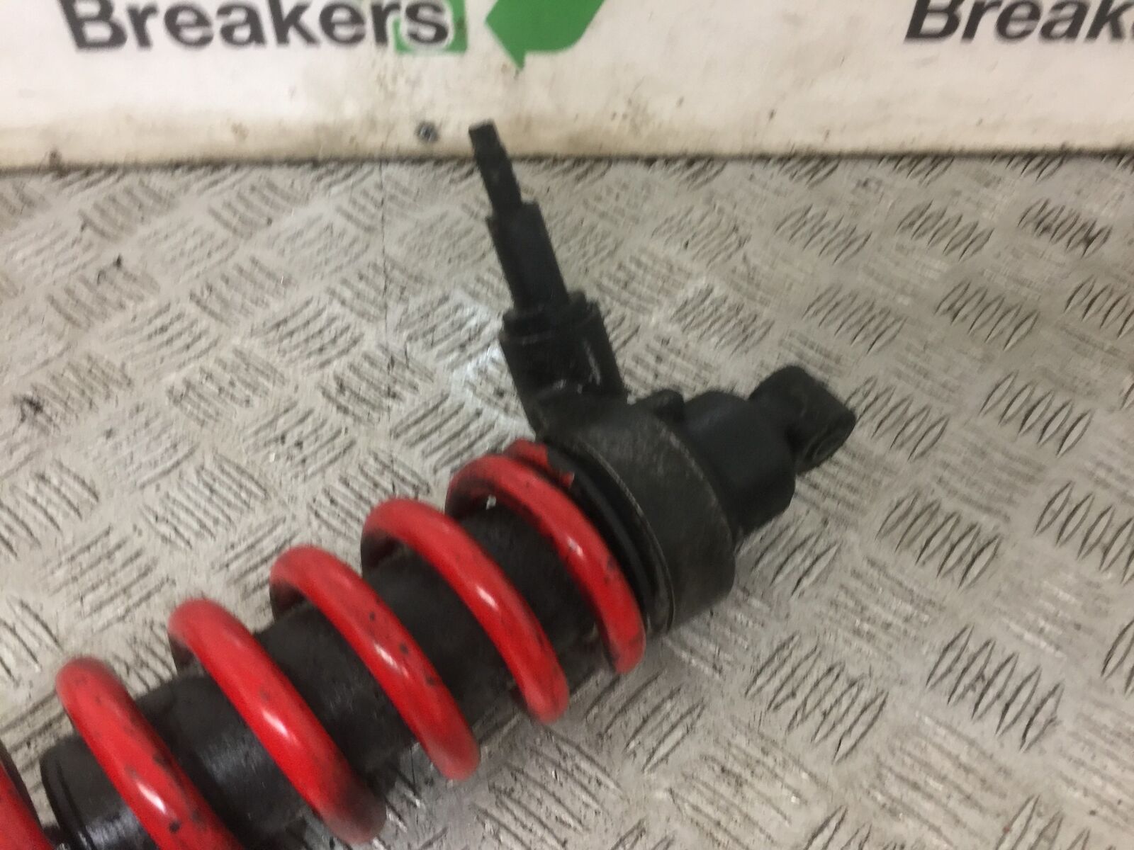 TRIUMPH 1050 SPRINT REAR SHOCK  YEAR 2004-2007 (STOCK 888)