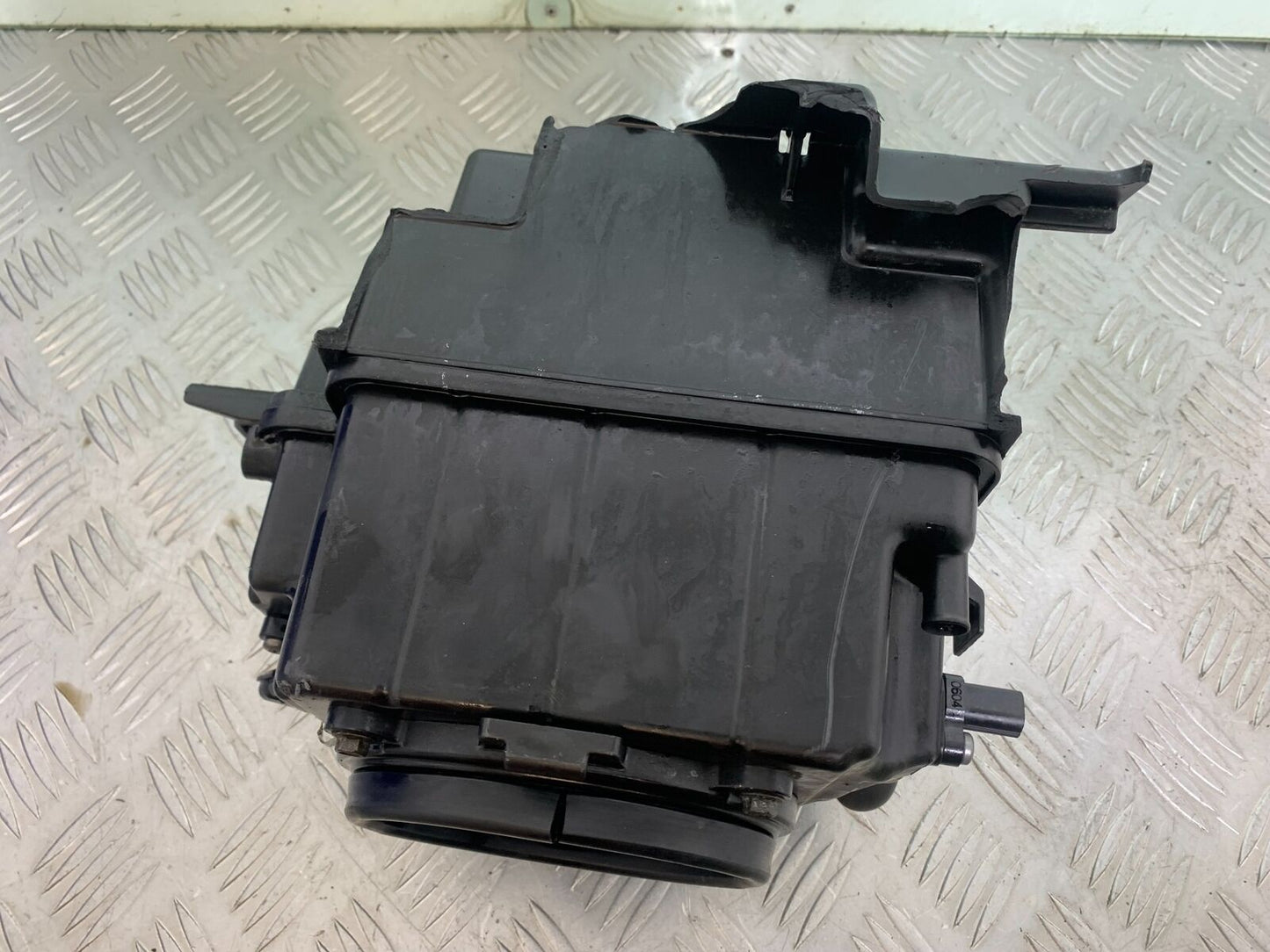 TRIUMPH THUNDERBIRD 1600 AIRBOX   YEAR 2011 (CMB1107)