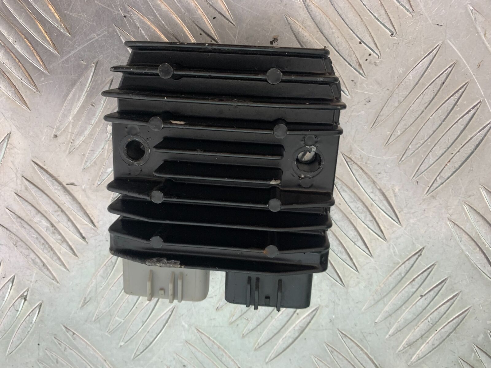 TRIUMPH TIGER 800 XC REGULATOR  YEAR 2011-2014 (CMB1022)