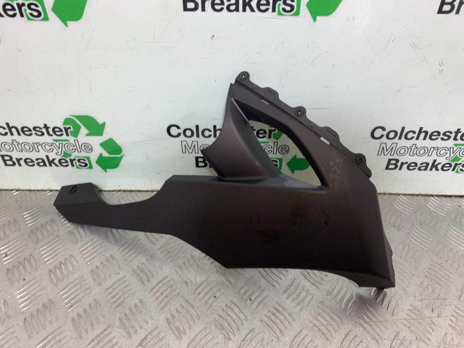 KAWASAKI ZX10R ZX10 R RIGHT BELLYPAN   2008-2010 (CMB1301)