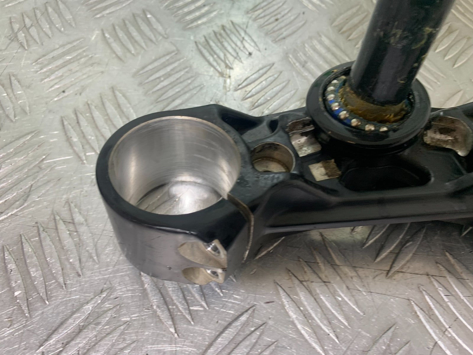 KTM DUKE 125 BOTTOM YOKE  YEAR 2017-2022 (CMB1222)