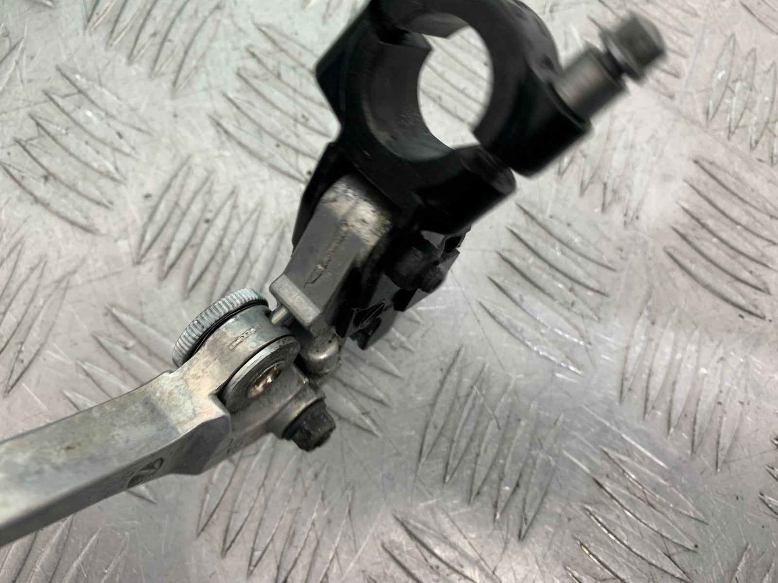 TRIUMPH 675 STREET TRIPLE RX CLUTCH LEVER AND BRRACKET   2015- 2017 (CMB1299)