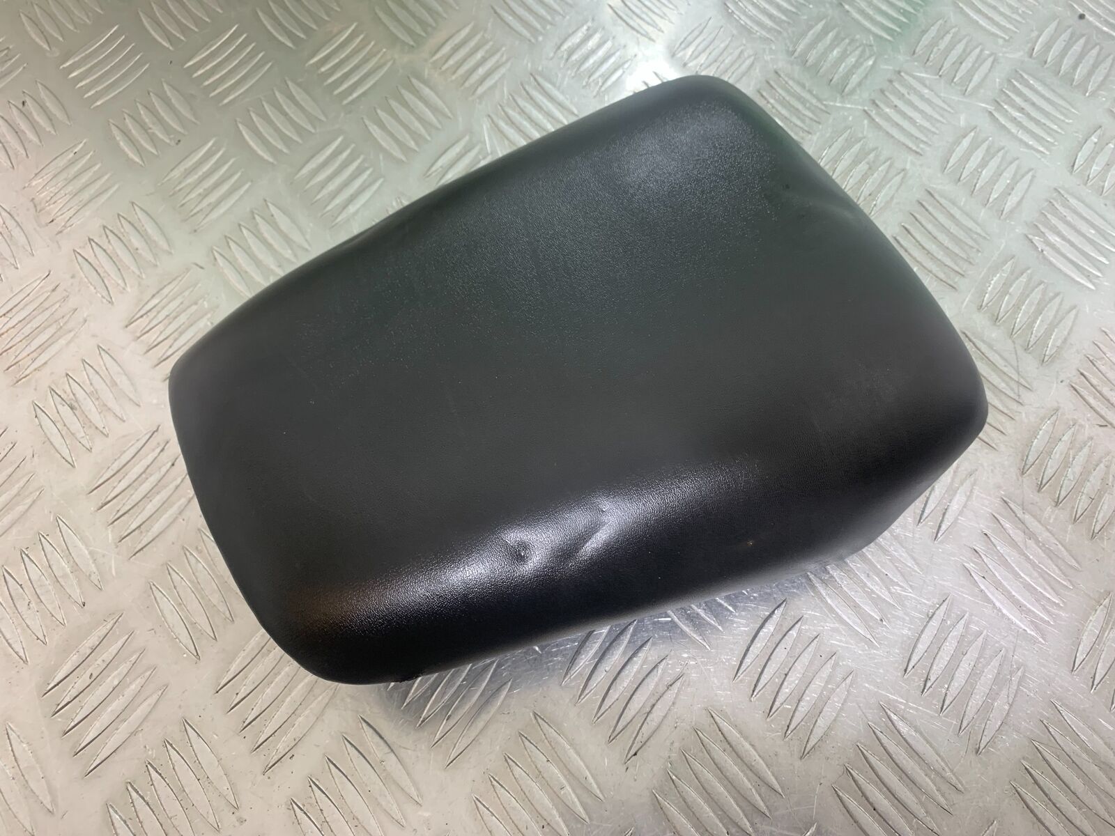 HONDA CBR125 CBR 125 REAR SEAT  YEAR 2004-06  (CMB1040)