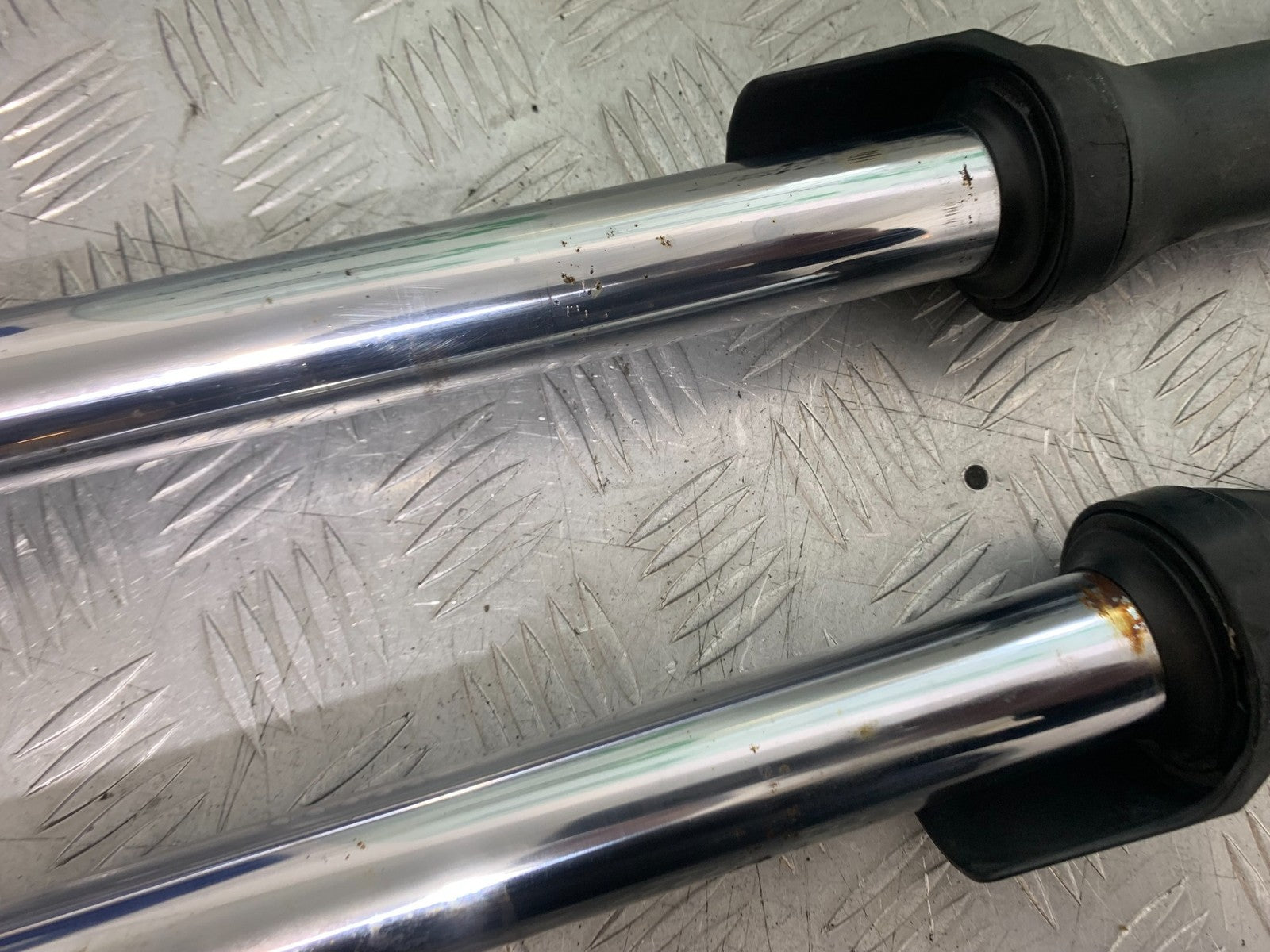 KAWASAKI Z750 Z 750 FORKS  YEAR 2004-2006  (CMB1234)