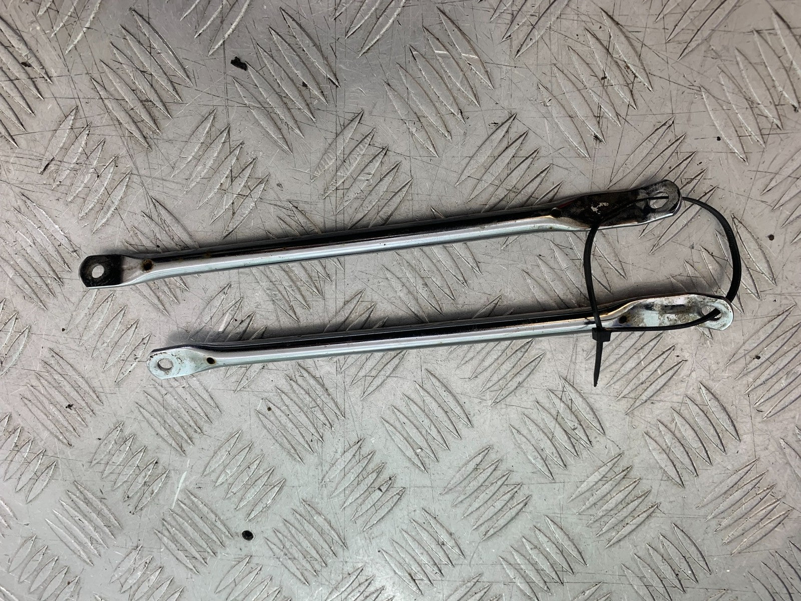BSA 650 GOLD STAR 2X FRONT MUDGUARD STAYS   YEAR 2022-2025 (CMB1262)