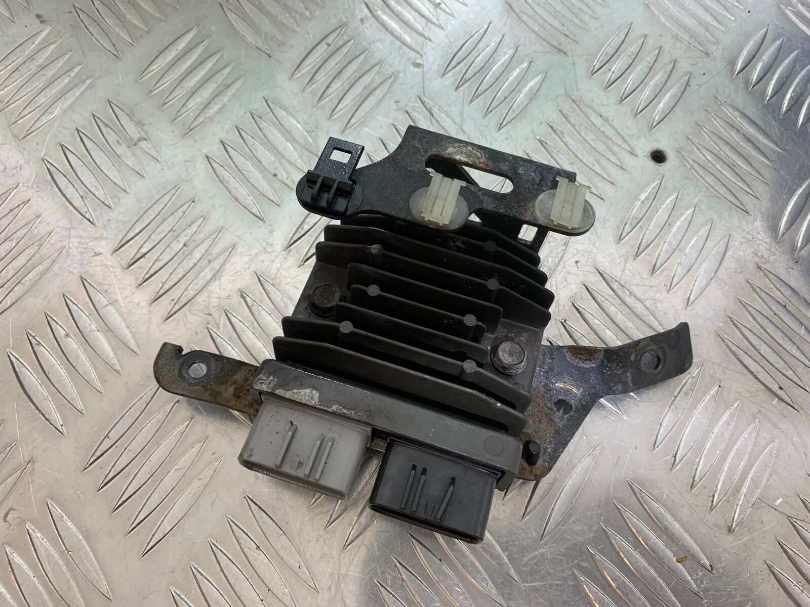 HONDA CBR650 F CBR 650F REGULATOR YEAR 2014-2017  (STOCK 998)
