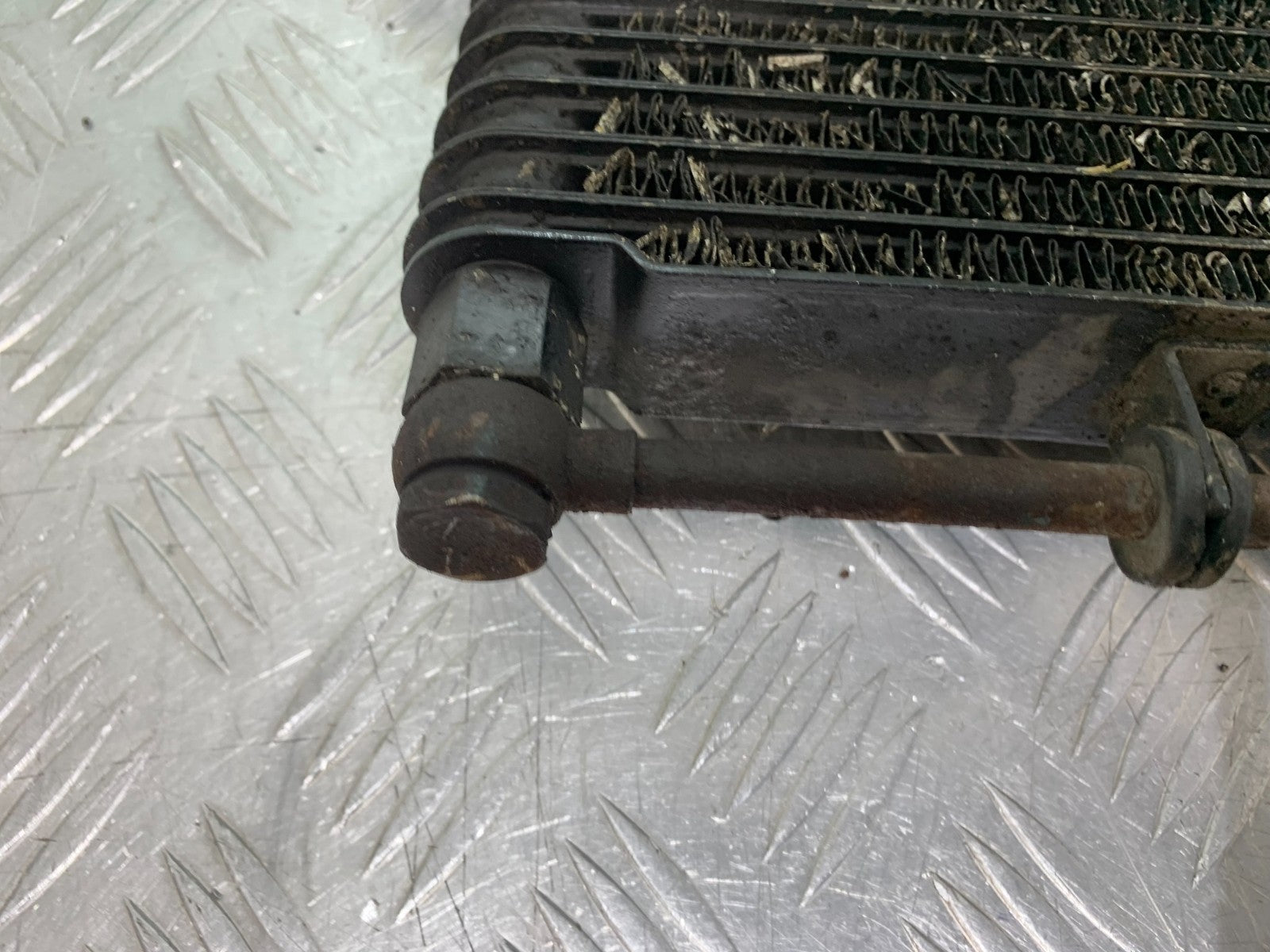 TRIUMPH 955i SPRINT ST OIL COOLER AND LINES  YEAR 1999-04 (CMB1230)