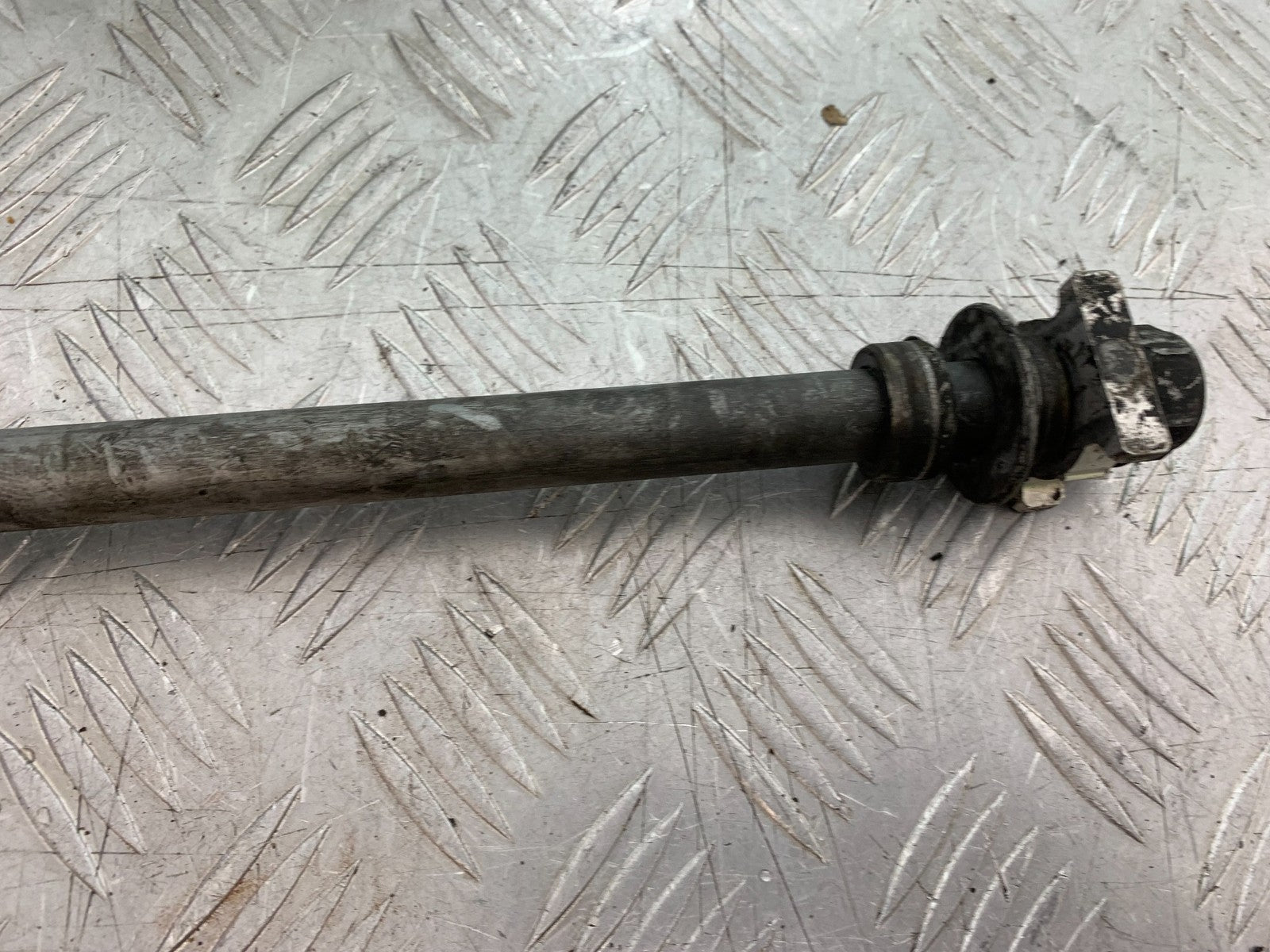 HONDA CB650F CB 650 FA-E REAR WHEEL SPINDLE  YEAR 2014-2017 (CMB1226)