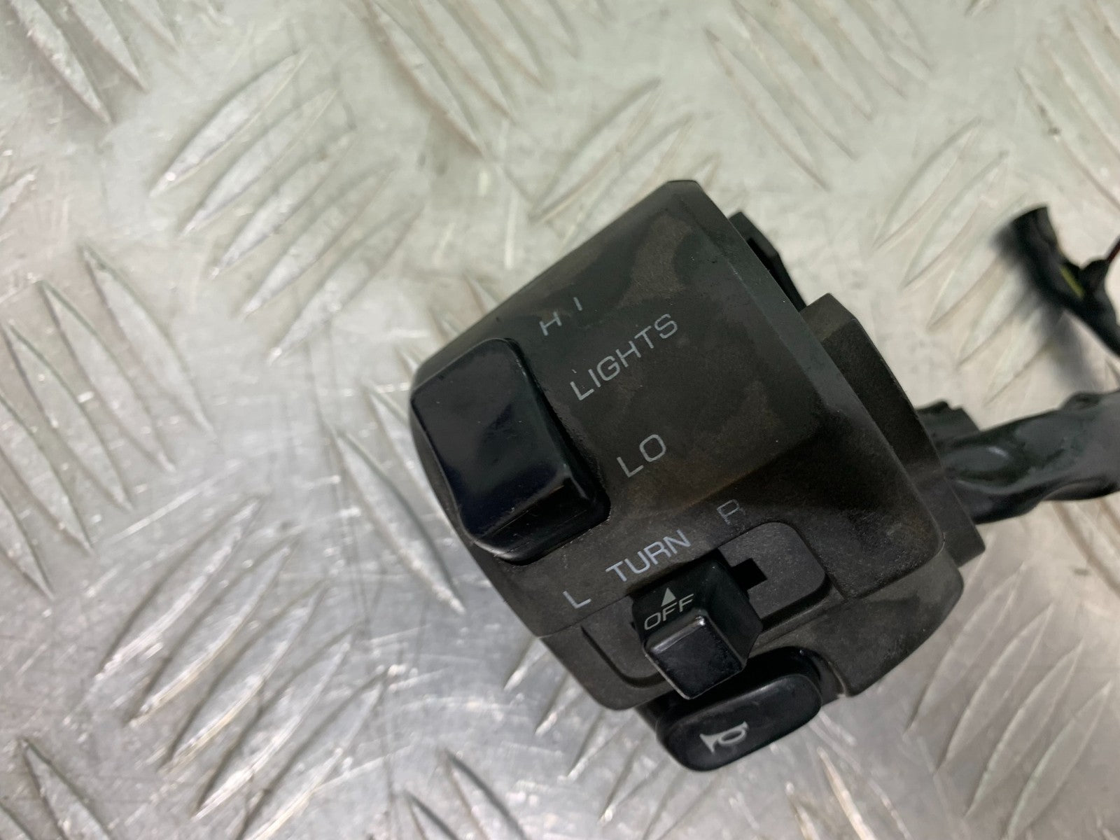KAWASAKI ZZR1100 D LEFT SWITCH GEAR  YEAR 1993-2001 (CMB1189)