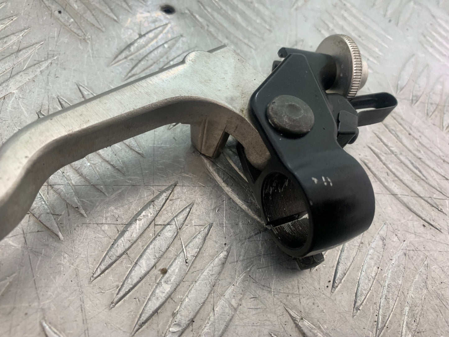 YAMAHA YZF R7 CLUTCH LEVER AND BRACKET YEAR 2022-2025 (CMB1255)