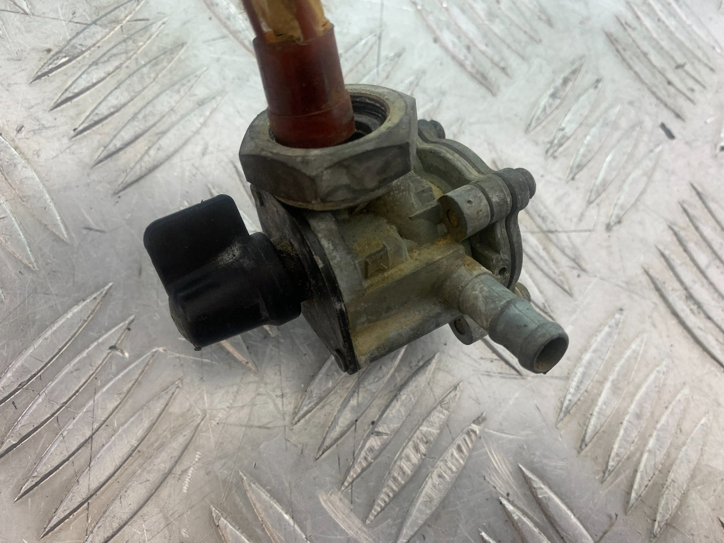 HONDA VTX1300 S-6  PETROL TAP YEAR 2004-09 (CMB1159)