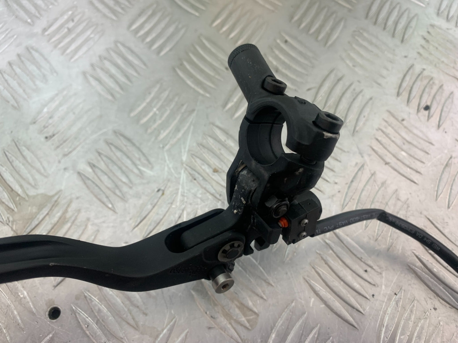 KTM 790 DUKE CLUTCH LEVER AND BRACKET YEAR 2018-2021  (CMB11150)