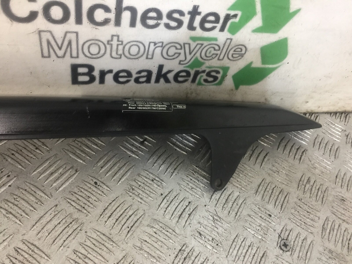 HONDA CBF600 CBF 600 CHAIN GUARD  YEAR 2004 -07  (STOCK 909)
