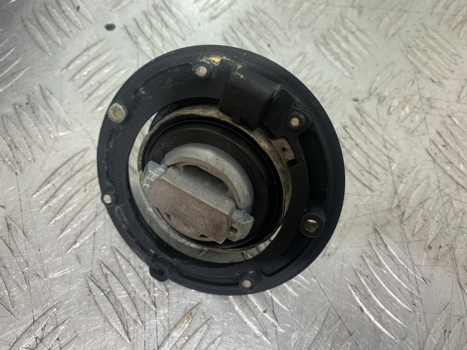 ROYAL ENFIELD HIMALAYAN 411 PETROL CAP AND KEY  YEAR 2018-2023 (CMB1322)