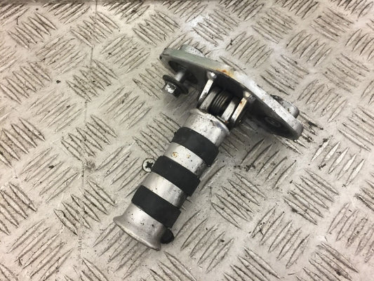 HONDA VT750 VT 750 SHADOW FRONT LEFT PEG YEAR 1998 (STOCK 402)