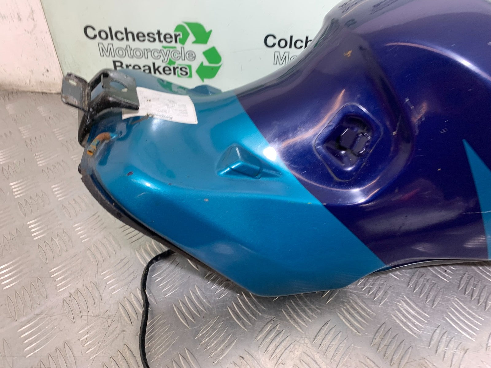 KAWASAKI ZZR1100 D PETROL TANK  YEAR 1993-2001 (CMB1189)