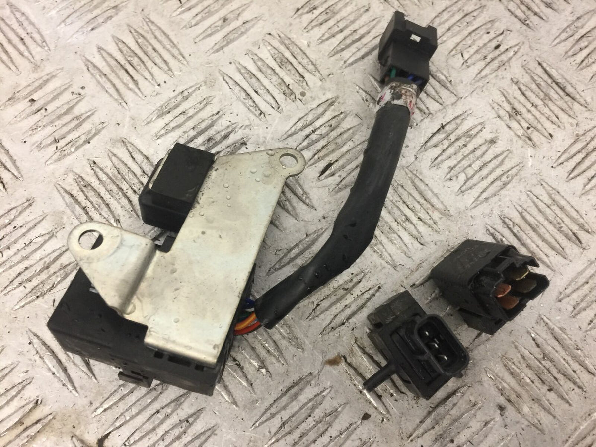 SUZUKI GSXR600 GSXR 600 K8 RELAYS   2008-09  (STOCK 686)