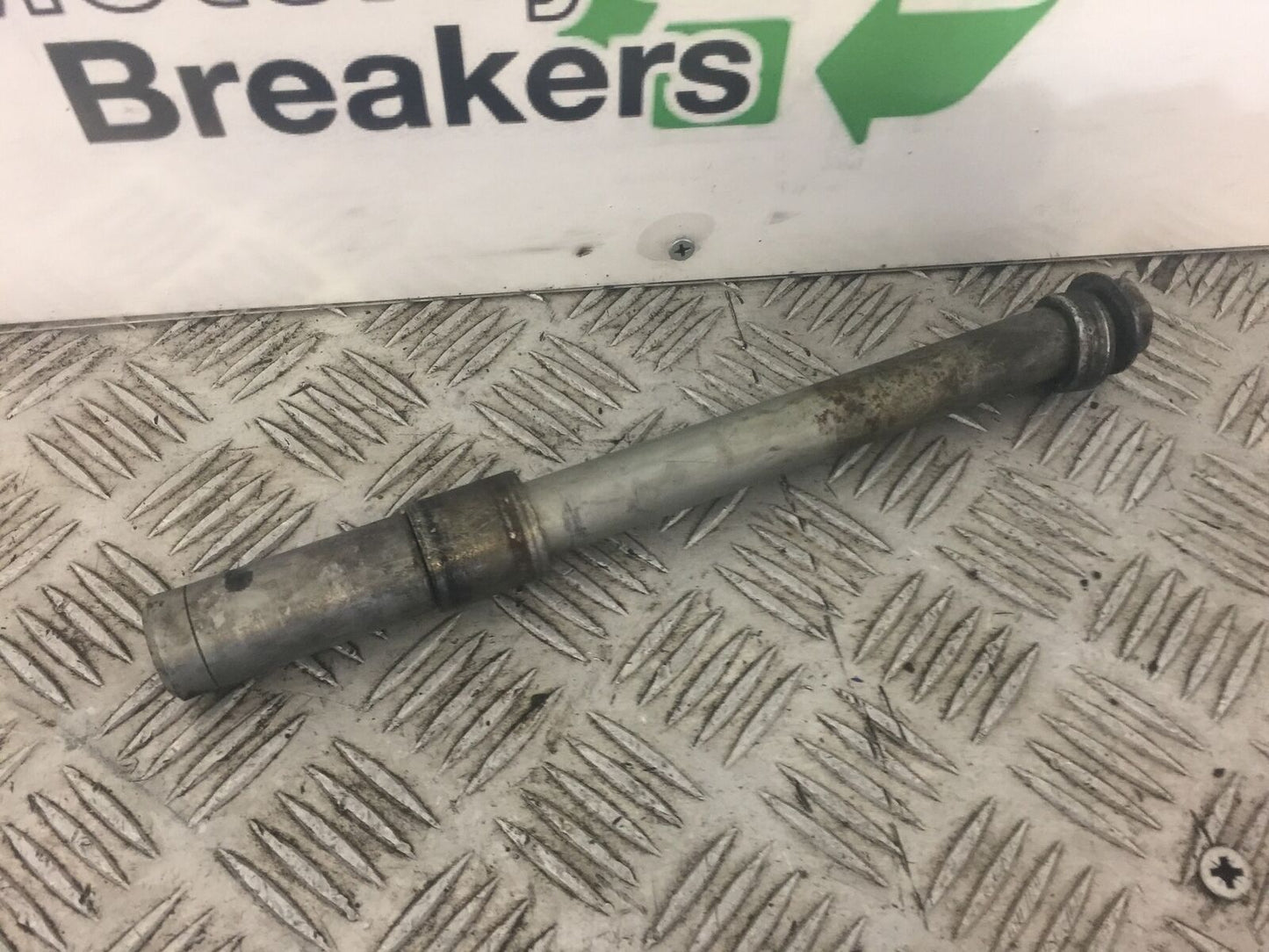 HONDA VFR800 VFR 800 FRONT WHEEL SPINDLE 1998-2001(PRE V-TEC) STOCK NO 288