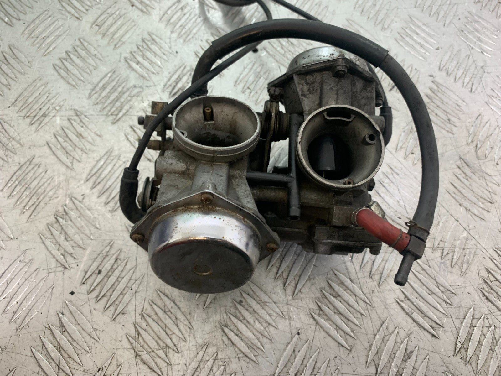 HONDA VT700 VT 700 SHADOW CARBS  YEAR 1984-85 (CMB1328)