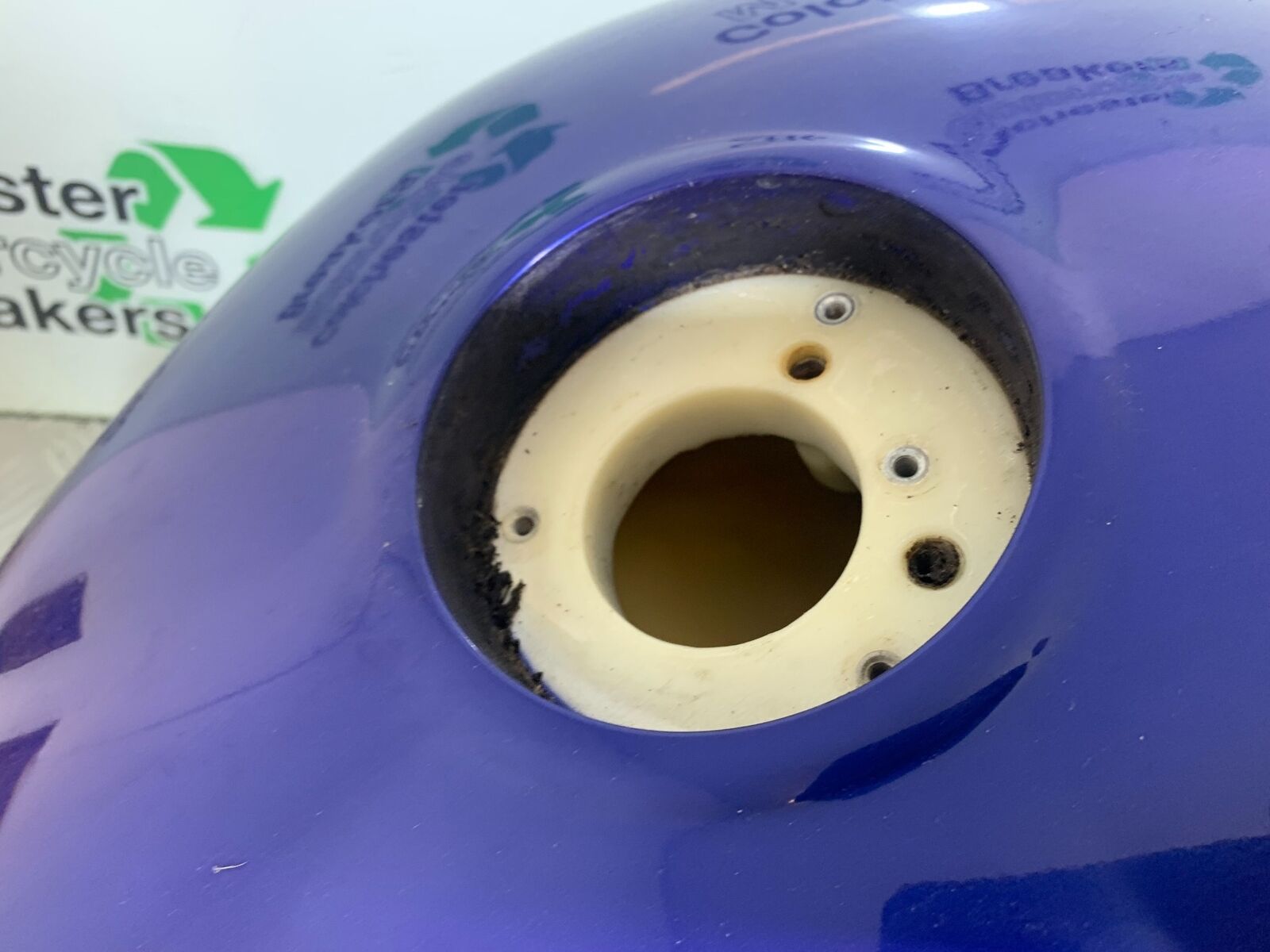 TRIUMPH 955i SPRINT ST PETROL TANK   YEAR 1999-2004 (CMB1124)