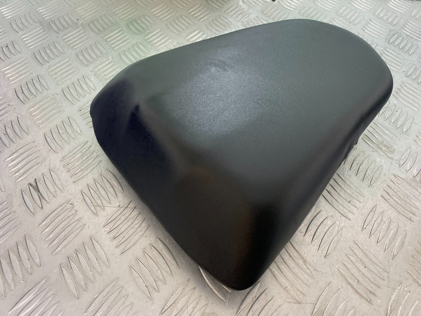 HONDA CBR500R CBR 500 R REAR SEAT  YEAR 2012-16 (CMB1151)