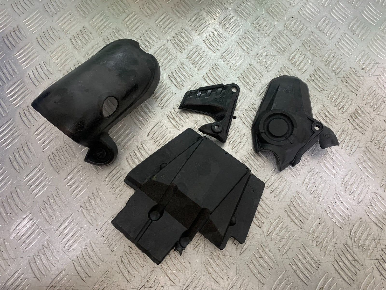 DUCATI 937 MONSTER INFILL PANELS  YEAR 2021-2024 (CMB1270)