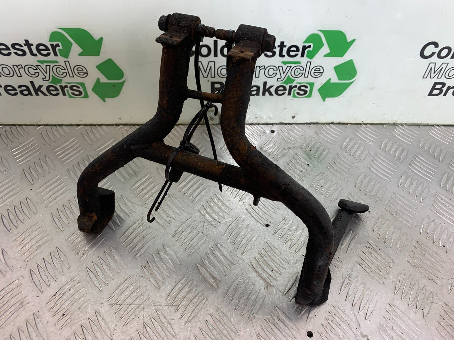 SUZUKI GSF1200 GSF 1200 BANDIT CENTER STAND   YEAR 2001-2004 (CMB1188)