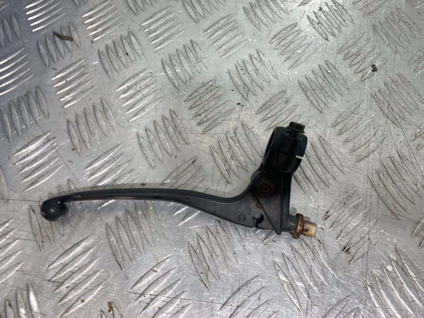 HONDA CG125 CG 125 CLUTCH LEVER AND BRACKET YEAR 1998-2000 (CMB1282)