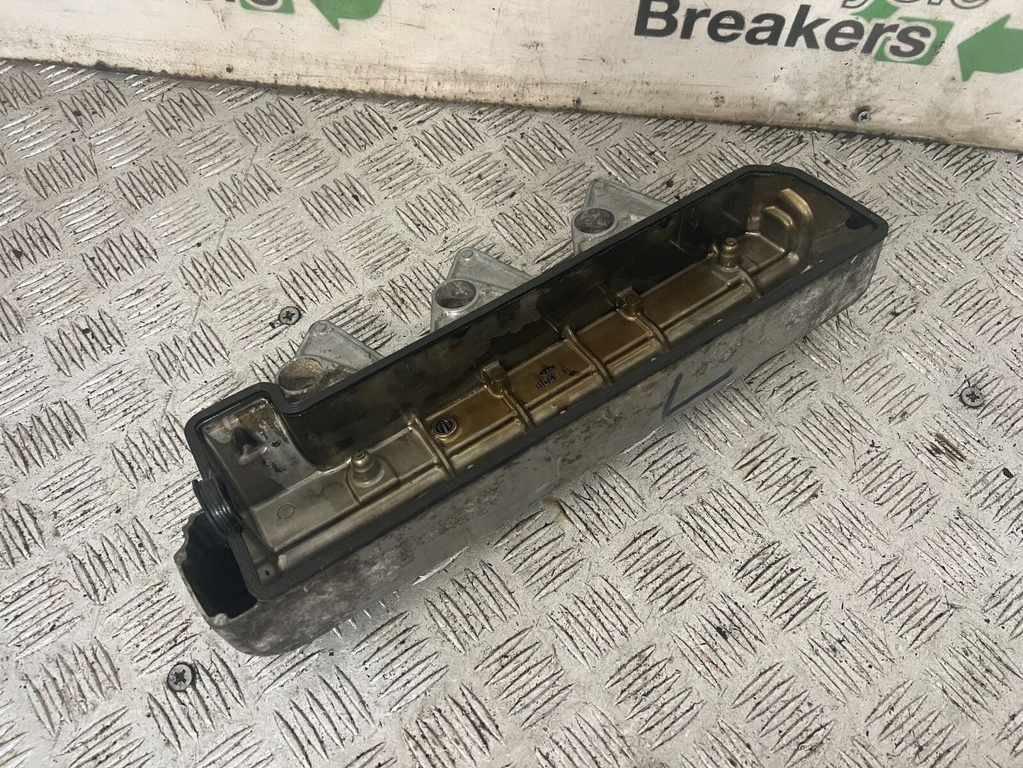 HONDA GL1800 GL 1800 LEFT ROCKER COVER   YEAR 2004 ABS (STOCK 890)
