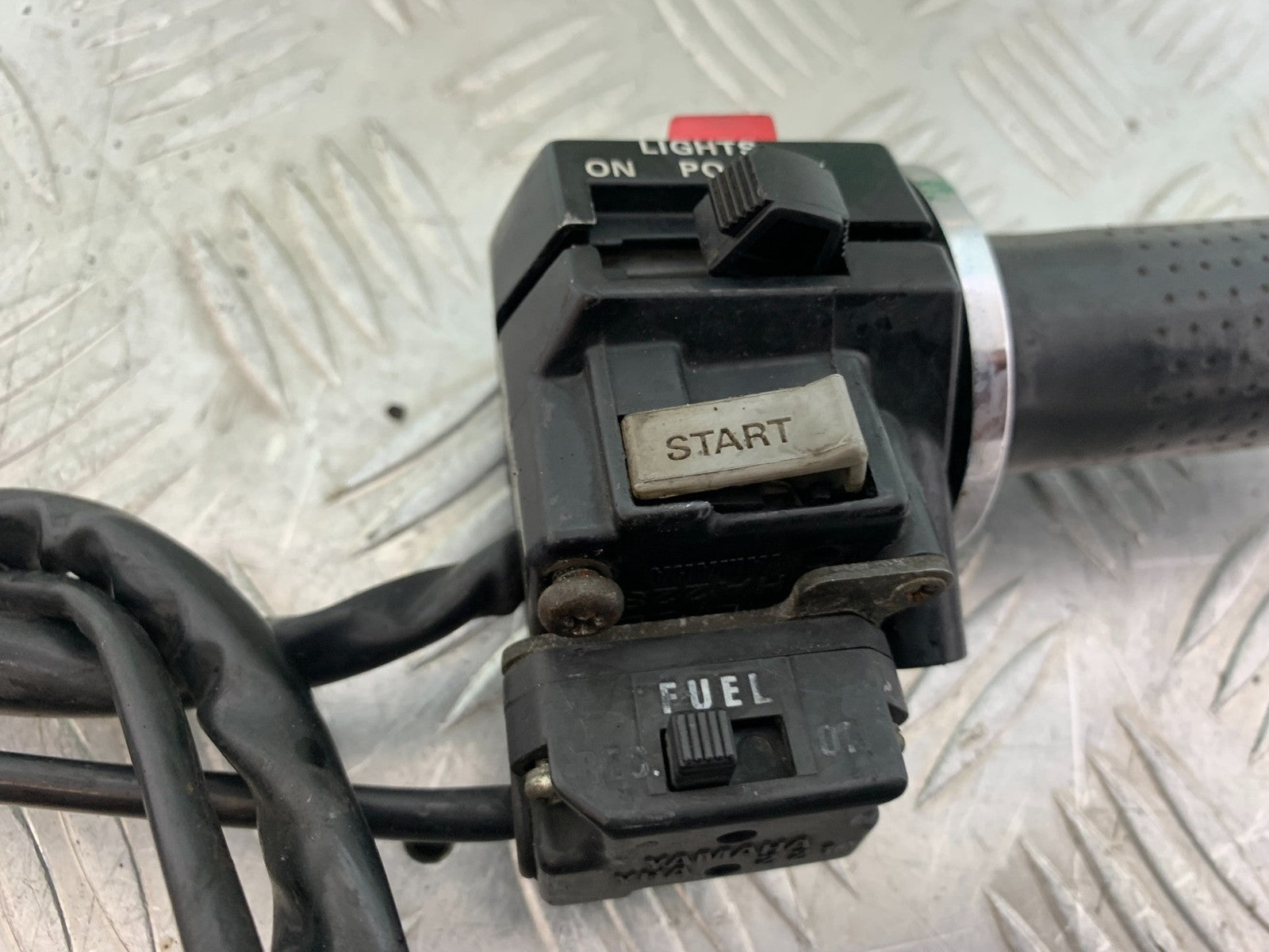 YAMAHA XV1100 XV 1100 VIRAGO RIGHT SWITCH GEAR  1990-1999 (CMB1190)