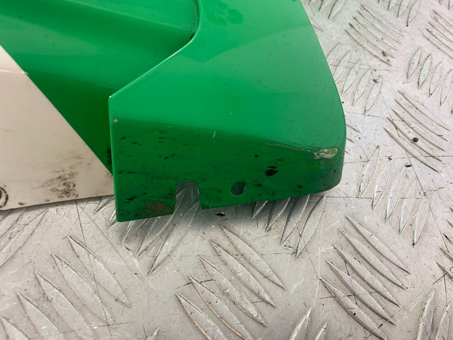 APRILIA RSV4 FACTORY RIGHT LOWER FAIRING PANEL  YEAR 2009-2012 (CMB1224)