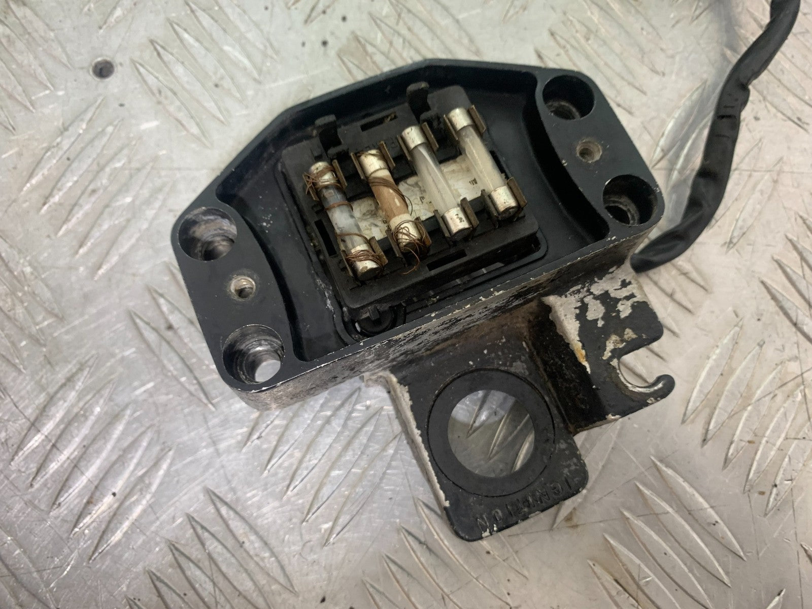 HONDA GL500 GL 500 SILVERWING FUSE BOX  YEAR 1981-82 (CMB1168)