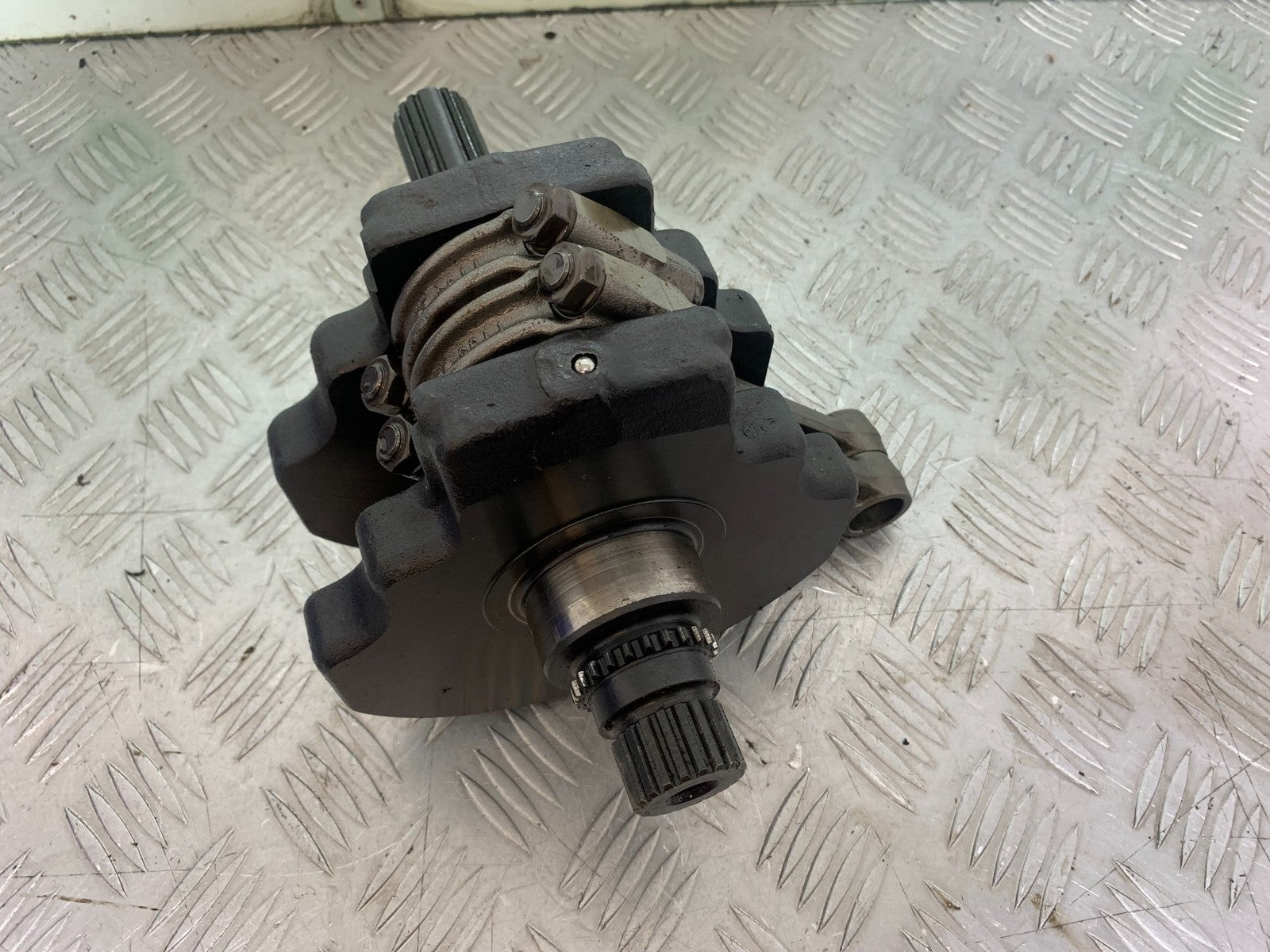 KAWASAKI VN1500 CLASSIC CRANK SHAFT   YEAR 1999 -2006 (CMB1166)