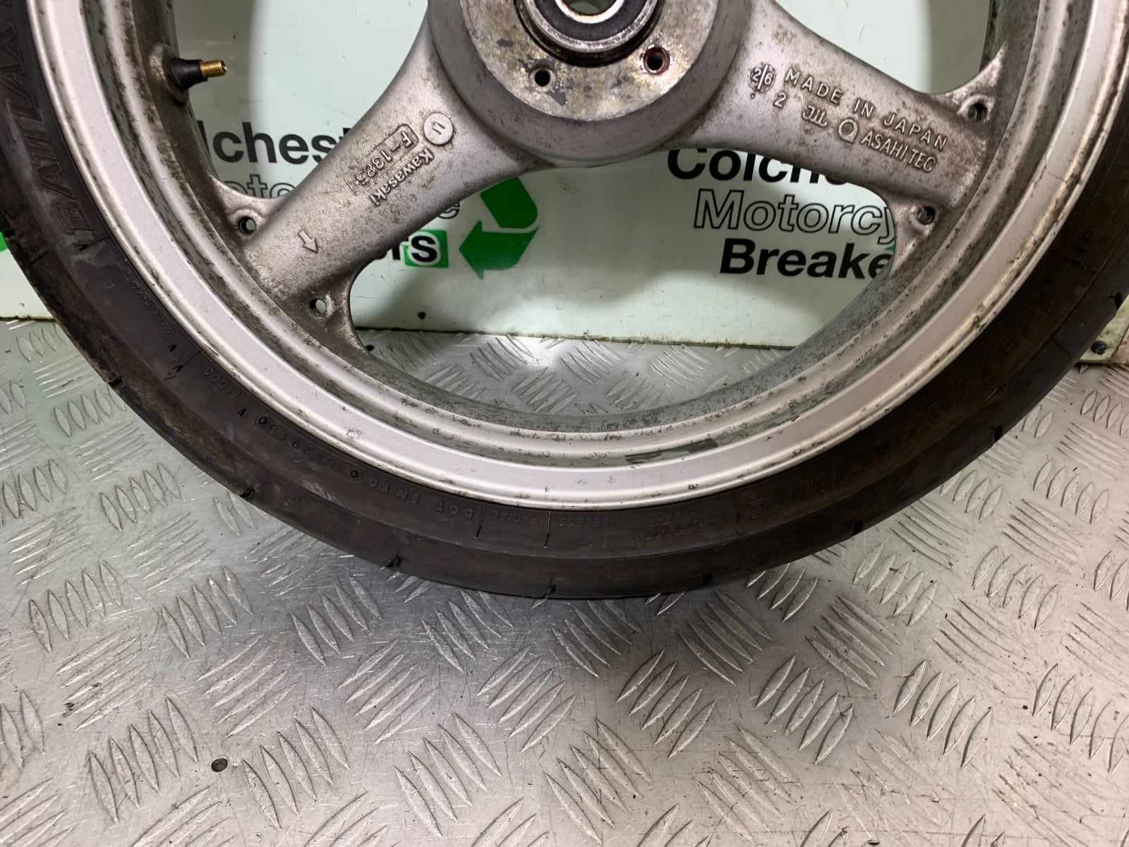 KAWASAKI ZX6R ZX6 J FRONT WHEEL  YEAR 2000 (CMB1312)