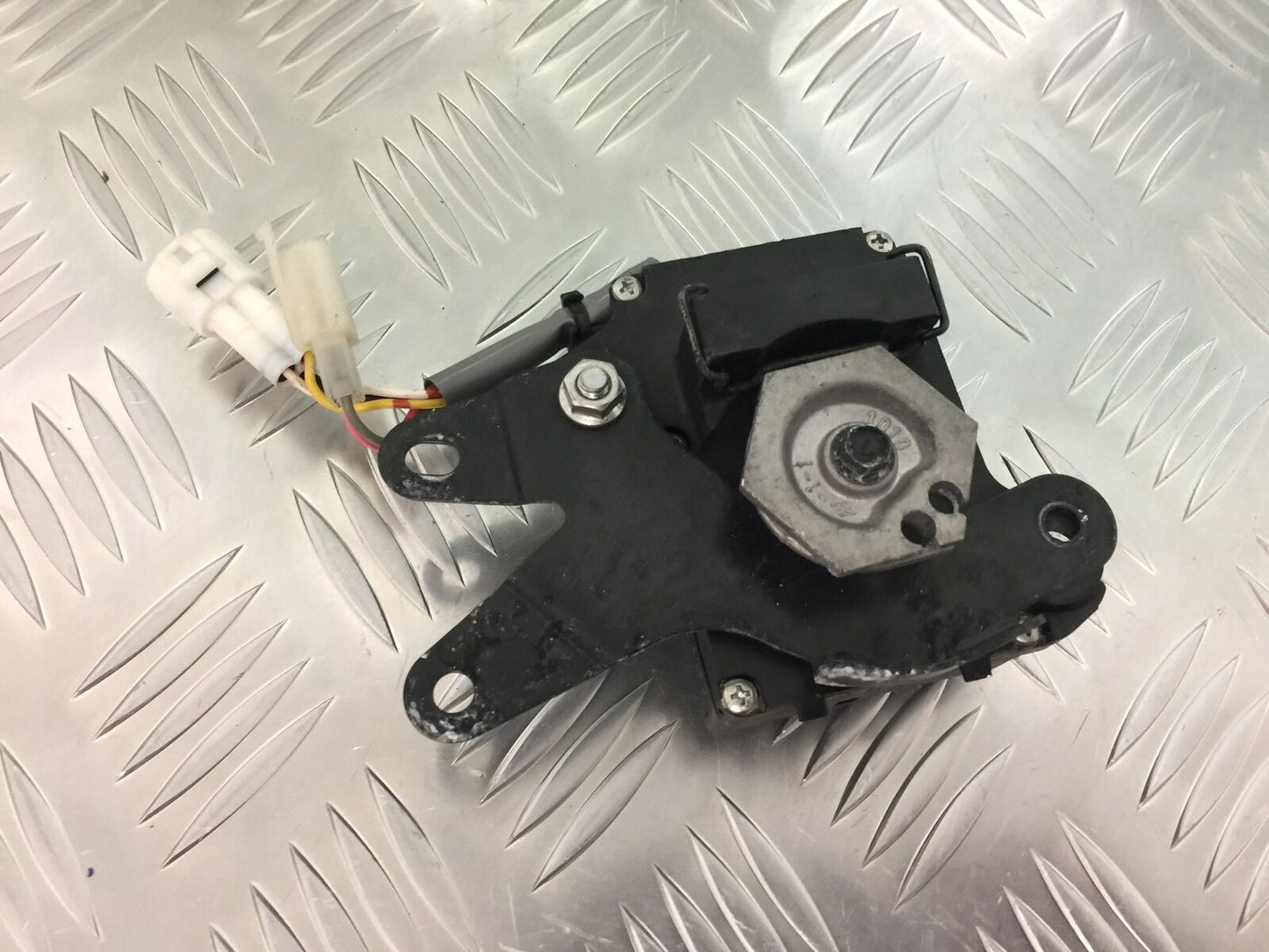 KAWASAKI Z1000 Z 1000 EXHAUST SERVO MOTOR  YEAR 2007-2009  (STOCK 927)