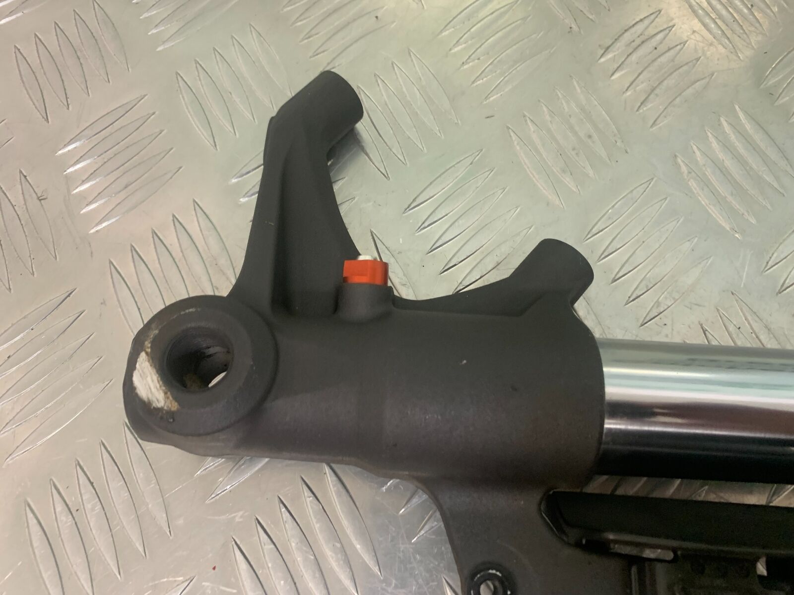 TRIUMPH 675 STREET TRIPLE RX FORKS  YEAR 2015-2017  (STOCK 971)