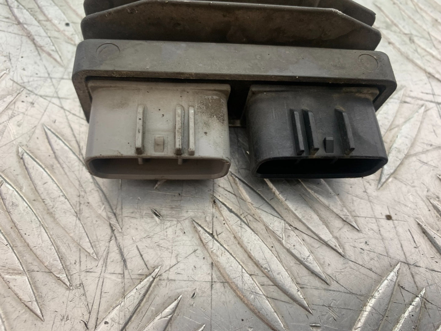 TRIUMPH TIGER 800 XRT REGULATOR YEAR 2018-2020 (CMB1193)