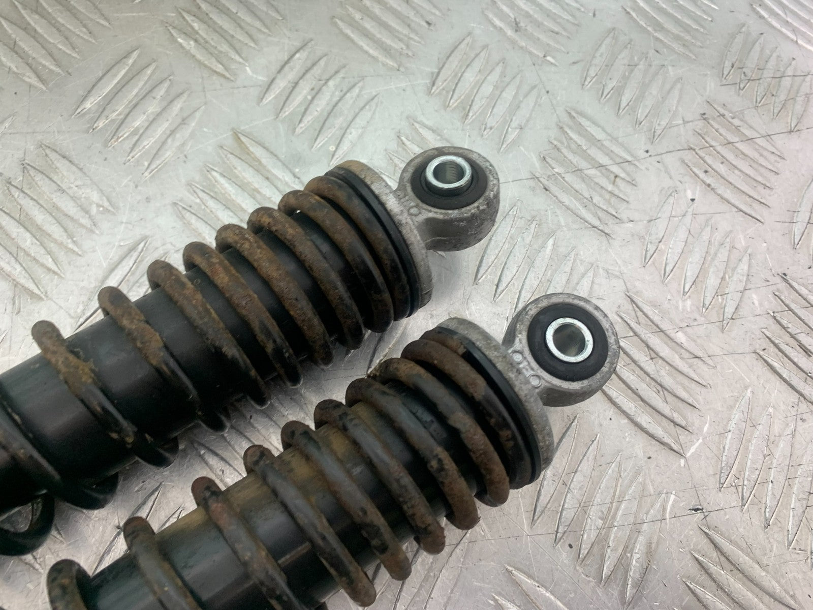 SUZUKI AN 200 UH 200 REAR SHOCKS  YEAR 2007-2009 (CMB1256)
