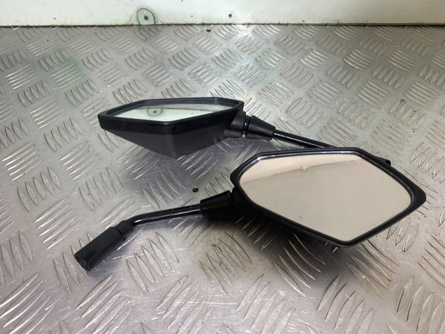 SINNIS TERRAIN 125 LEFT AND RIGHT MIRRORS   YEAR 2024 (CMB1072)