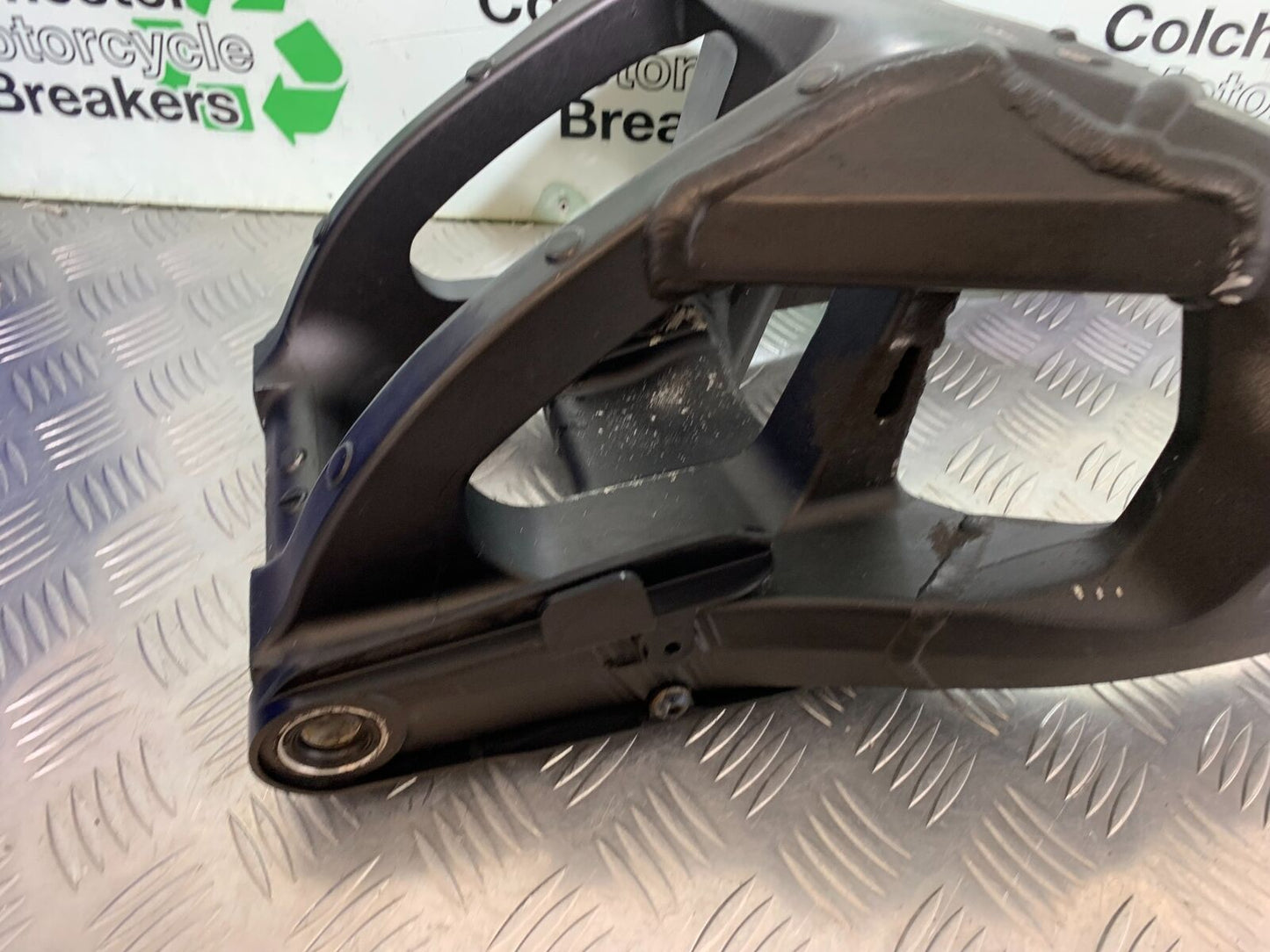 KAWASAKI ZX10R ZX 10R SWINGARM YEAR 2016-2020 (CMB1015)